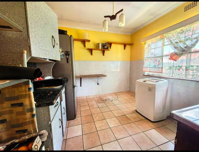 4 BEDROOM HOUSE FOR SALE IN ROODIA